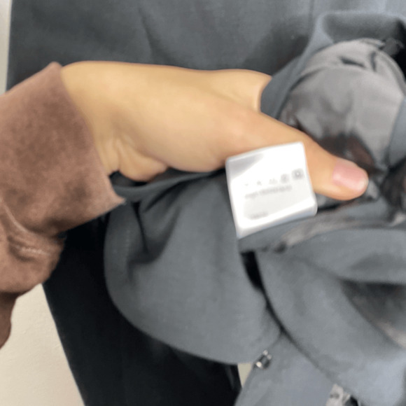 AKRIS PUNTO Wool hook and eye blazer dark gray light weight designer WOMENS 8 - Picture 7 of 8